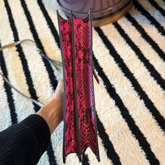 Aldo Crossbody Leather Snake Skin Purse - Picture 10 of 14